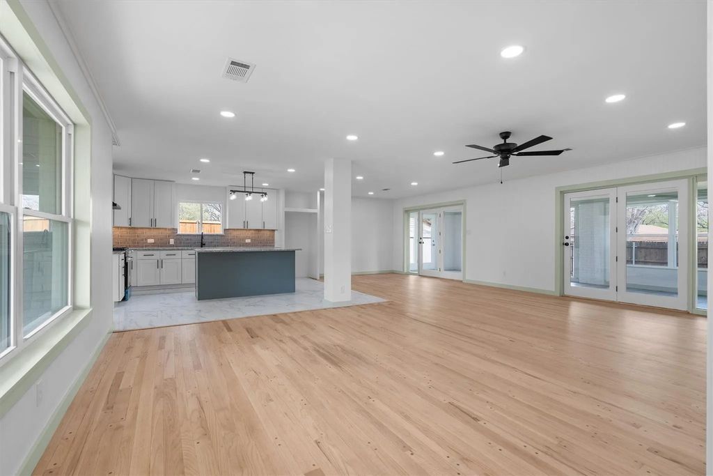 662 Fox Avenue, Lewisville