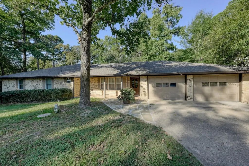114 Hideaway Lane E, Hideaway