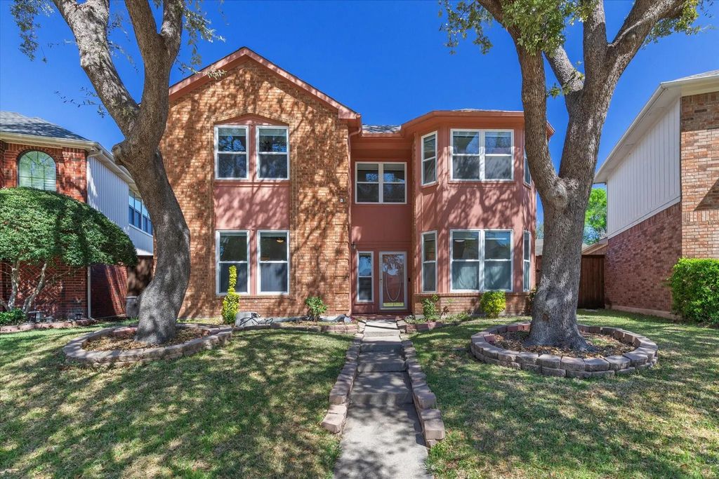 2151 Falcon Ridge Drive, Carrollton