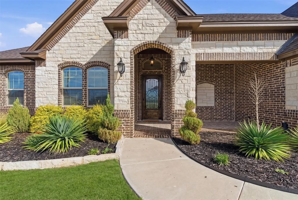 429 Hartley Way, Azle
