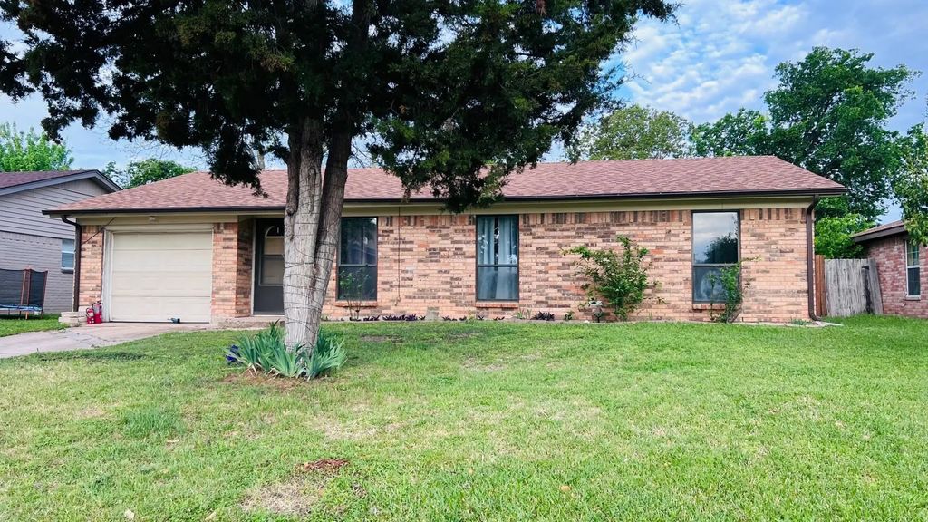 2405 Donna Drive, Grand Prairie