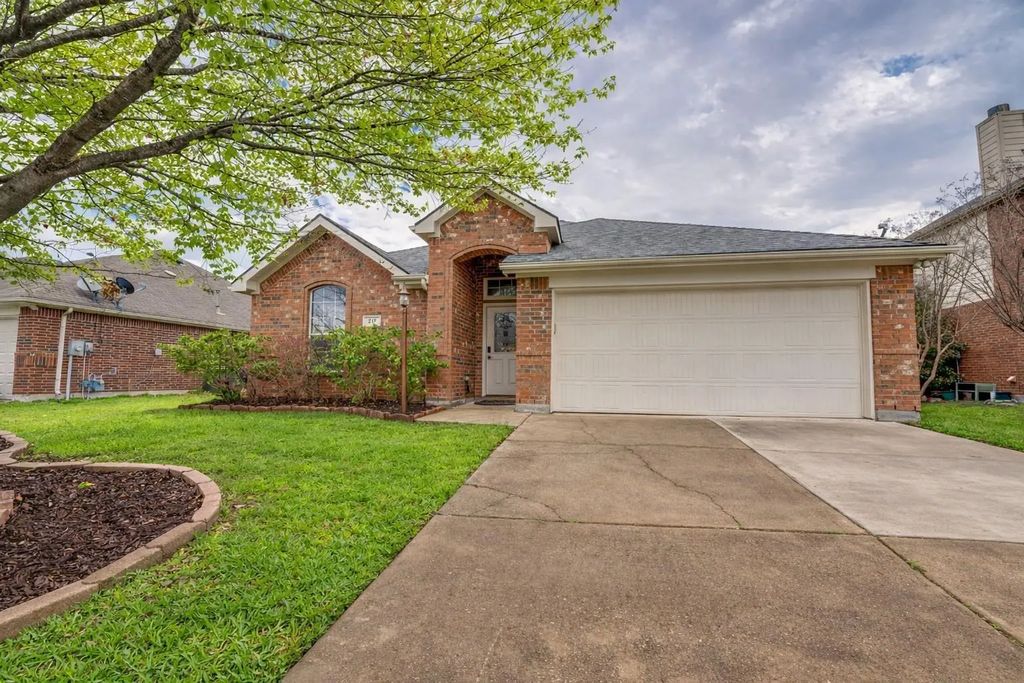 217 Arabian Road, Waxahachie