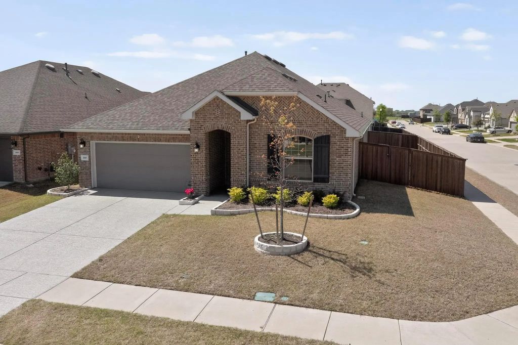 1805 Arbor Drive, Forney