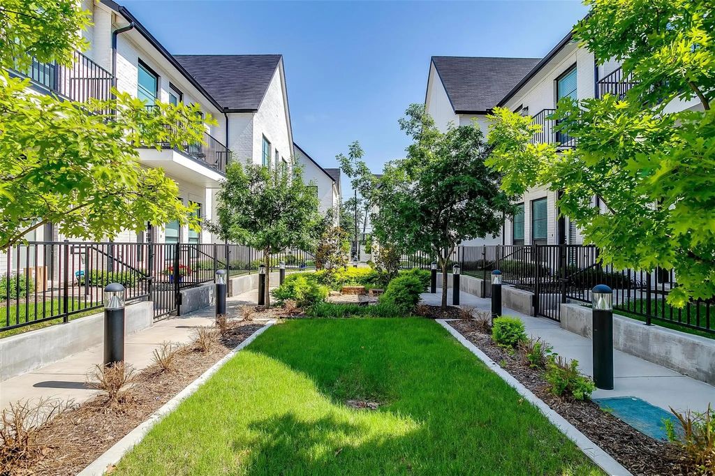 125 Vista Lane, Arlington