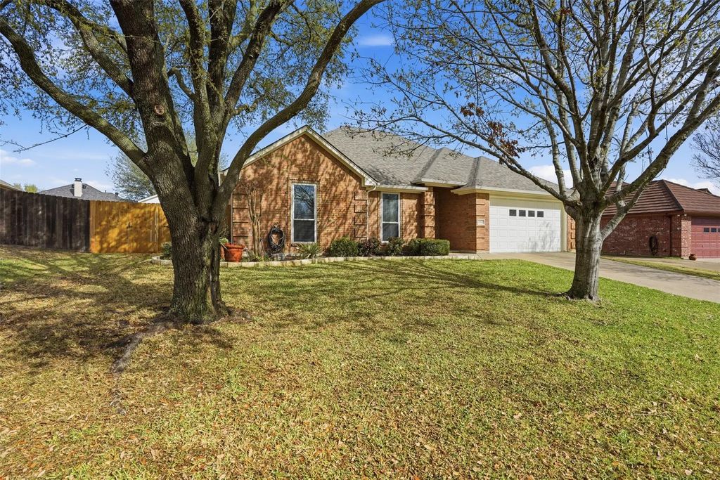 1616 Shelley Lane, Cleburne