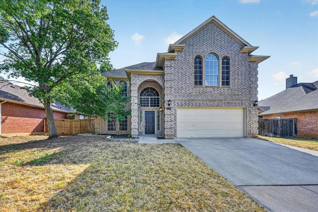 6215 Kingswood Drive, Arlington