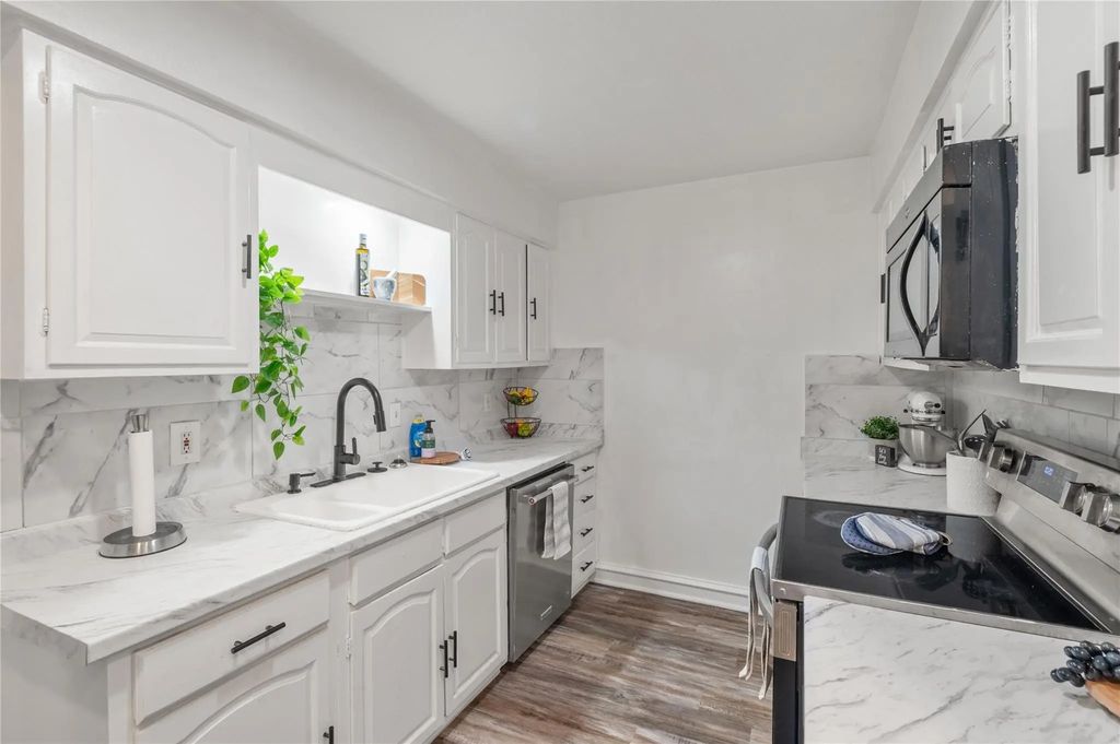 12748 Burninglog Lane, Dallas