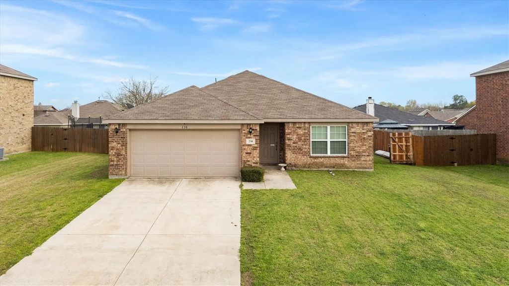 238 Willow Creek Lane, Terrell