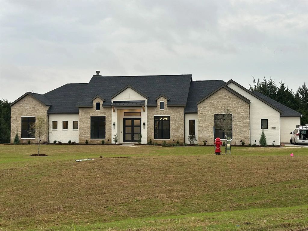 3090 Glen Oaks Drive, Waxahachie
