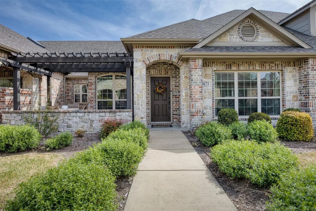 5671 Hummingbird Lane, Fairview