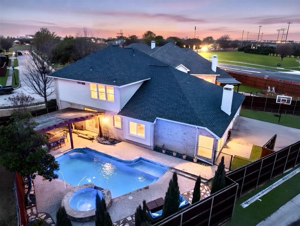 7912 Thorneywood Road, Plano