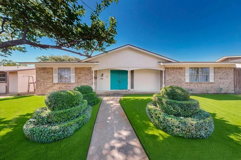 3714 Burning Tree Lane, Garland