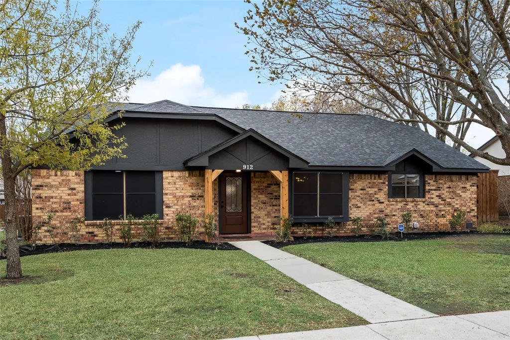 912 Sandhurst Drive, Plano