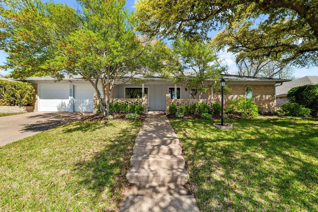 4020 Aragon Drive, Fort Worth