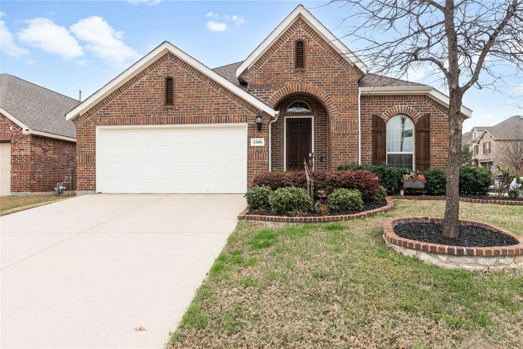 4300 Old Grove Way, Fort Worth