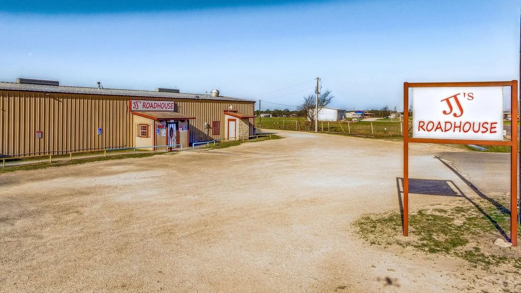 3261 Fm 933, Whitney