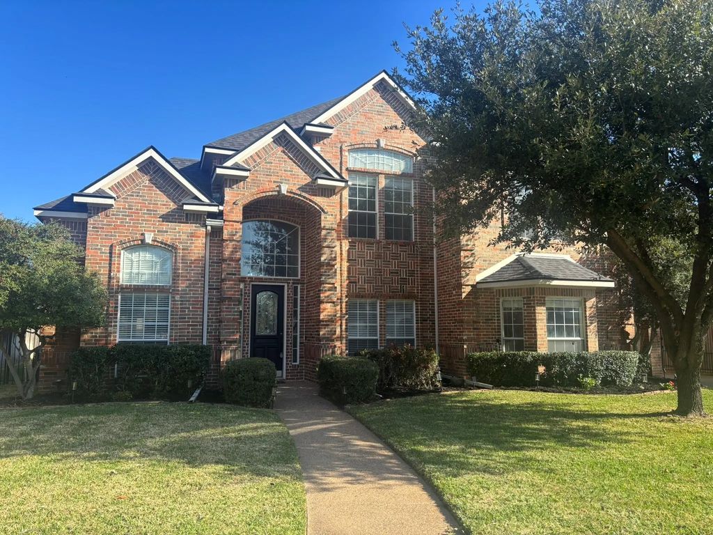204 Mill Wood Court, Colleyville