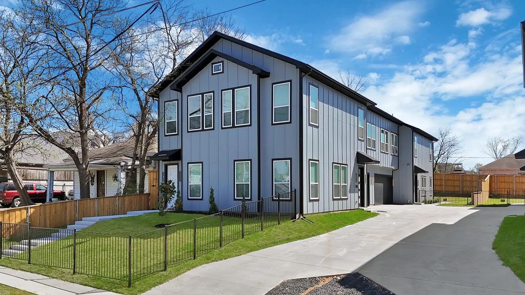 308 E 7th Street, Dallas