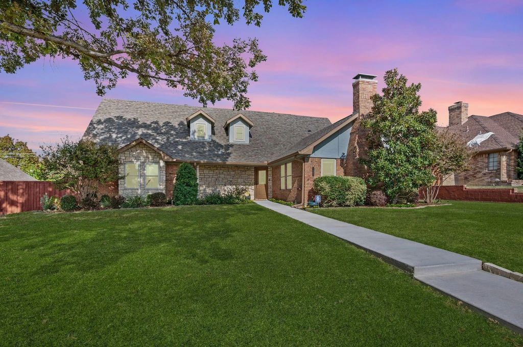 2621 Sedgeway Lane, Carrollton