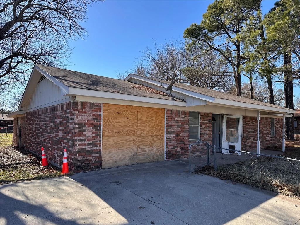 802 E Clay Street, Bowie