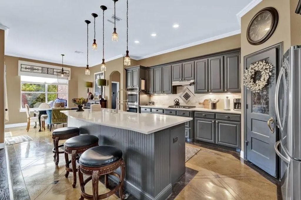 7012 Ridge Line Drive, North Richland Hills