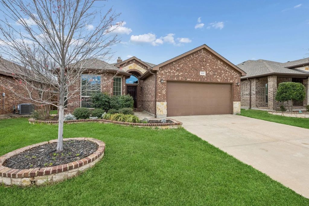 337 Delgany Trail, Fort Worth