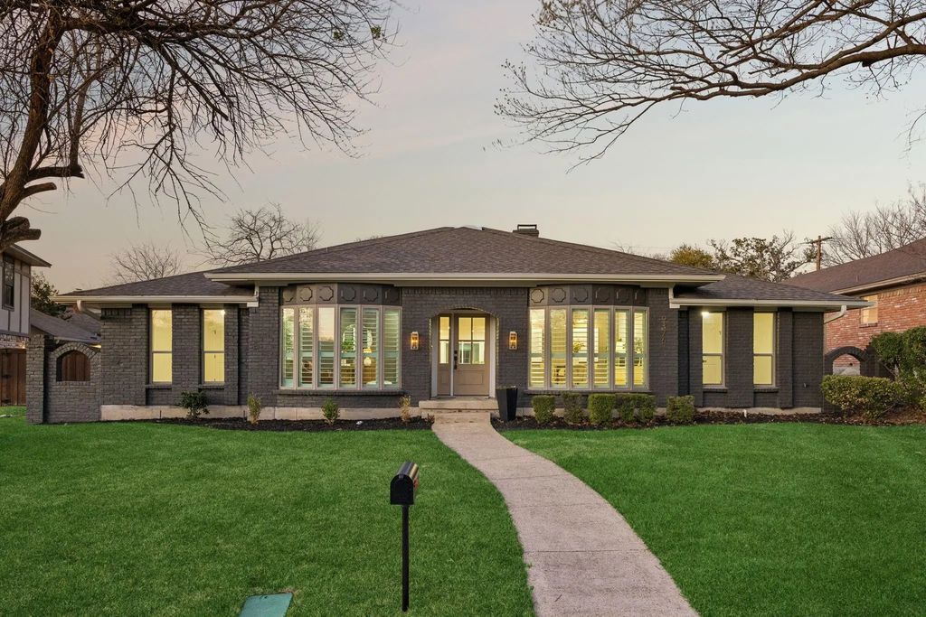 9376 Briarhurst Drive, Dallas