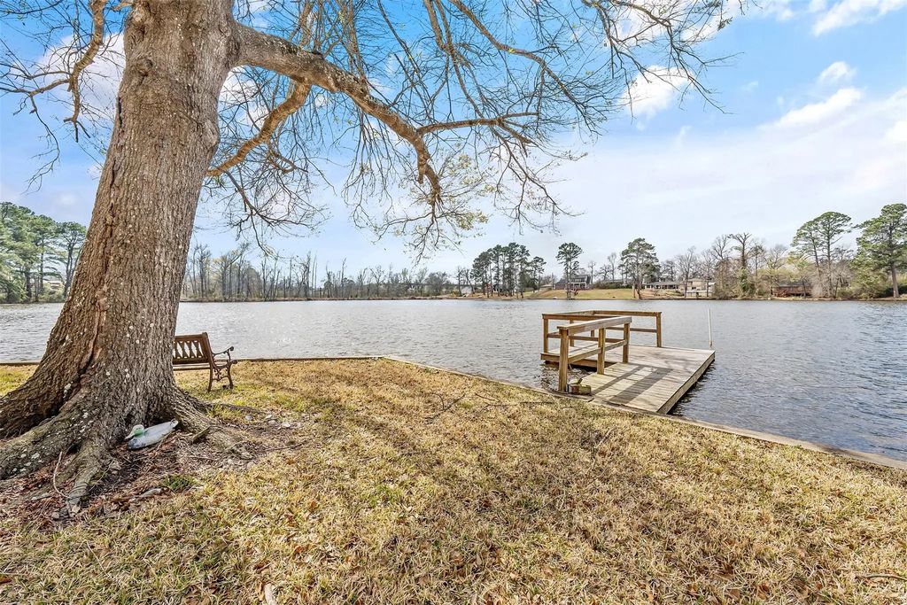 10202 E Lakeshore Drive, Tyler