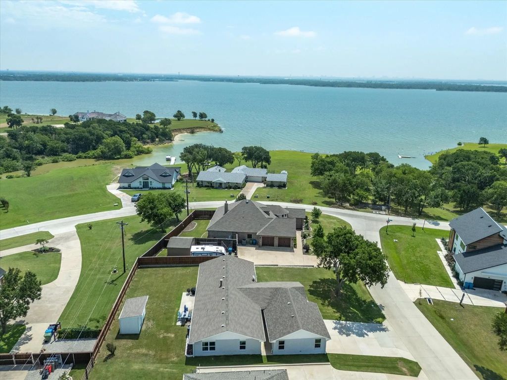 645 Woodcrest Drive, Lakewood Village