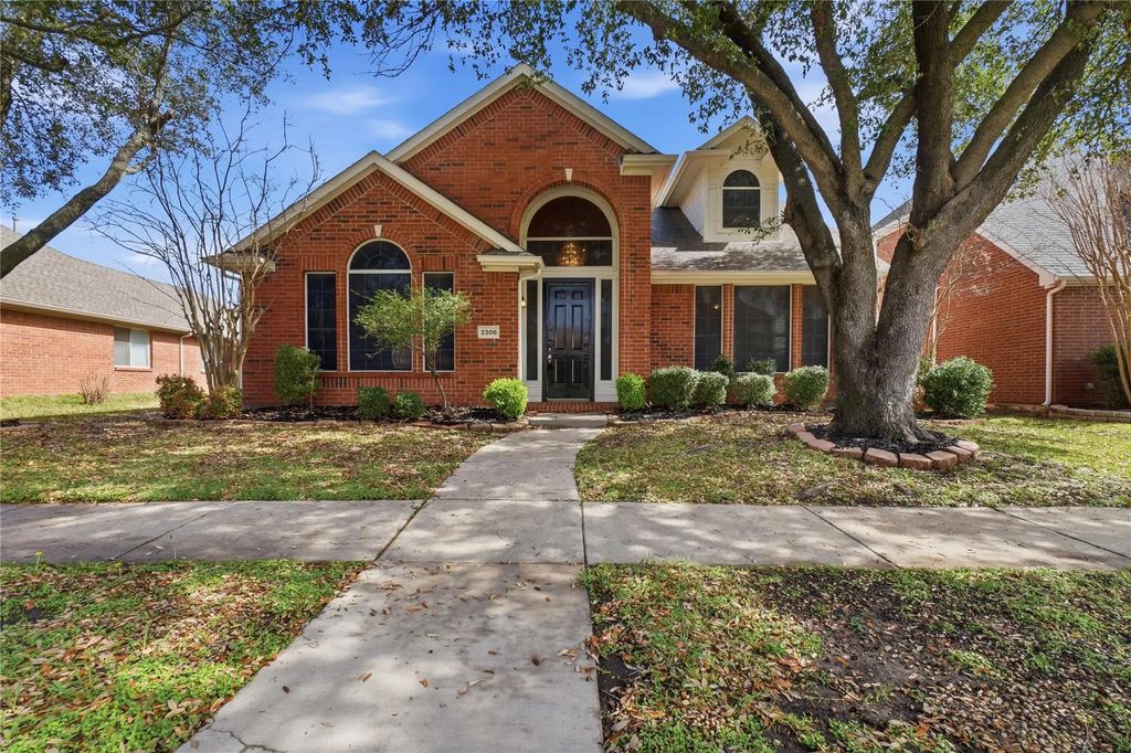 2306 Valley Creek Drive, Garland