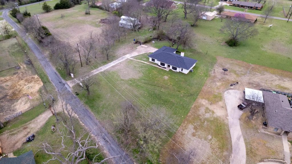 105 Kelsoe Drive, Sherman