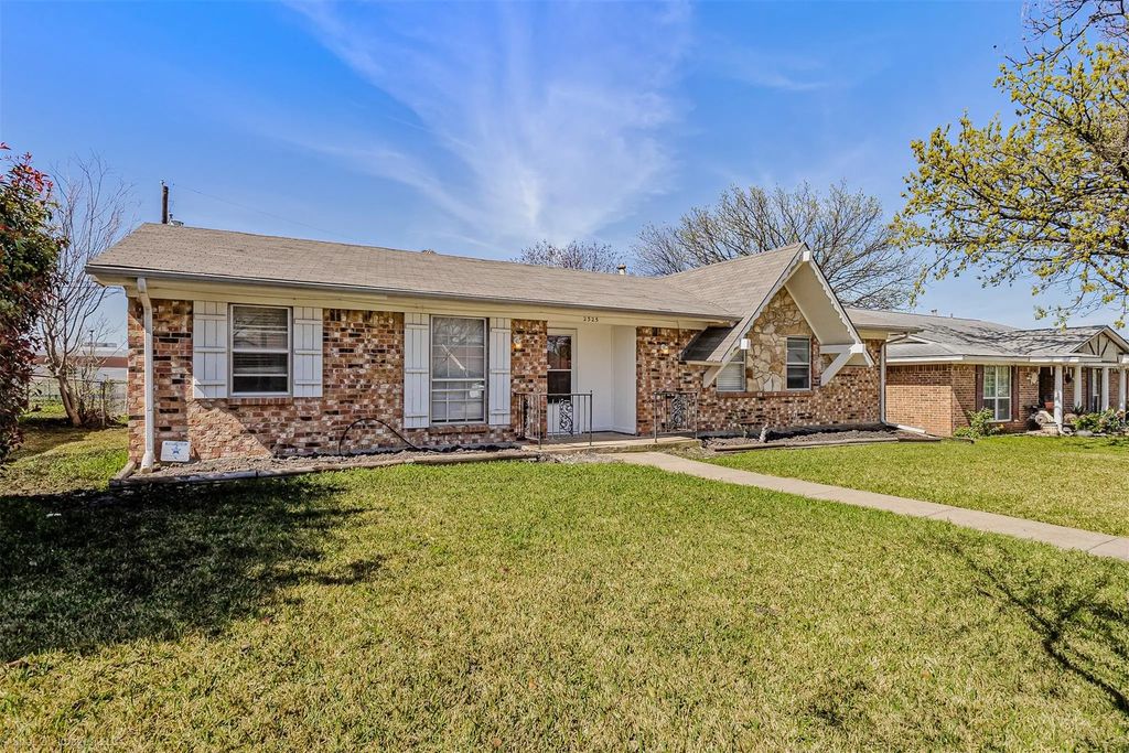 2525 Belhaven Drive, Mesquite