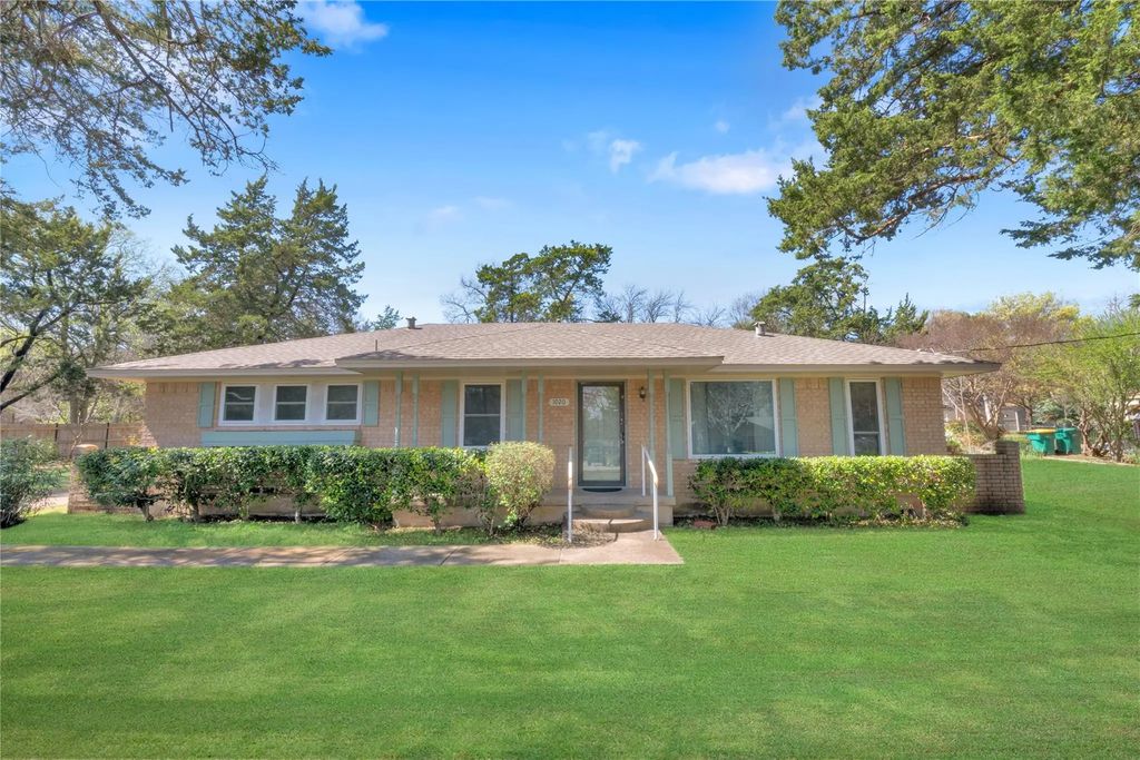 1020 Tower Drive, Cedar Hill