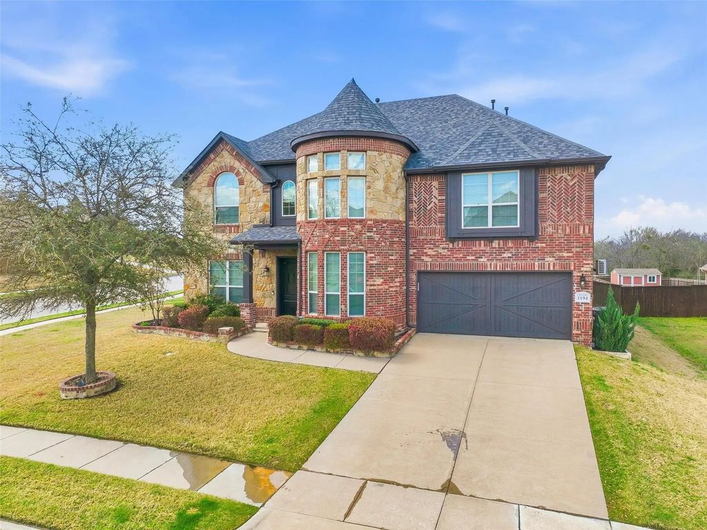 1194 Overland Drive, Burleson