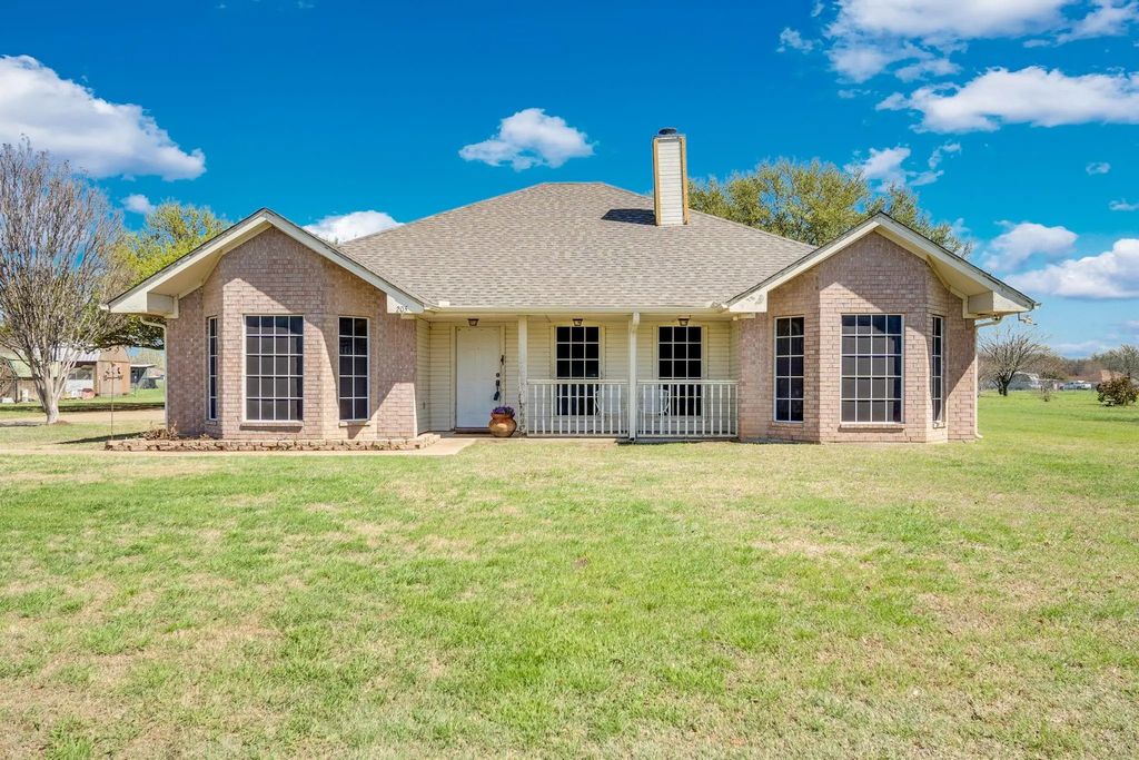 205 Alesha Road, Red Oak