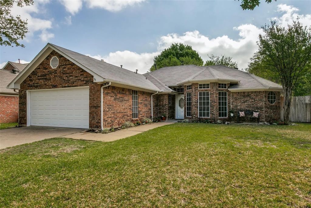 1525 Fuqua Drive, Flower Mound