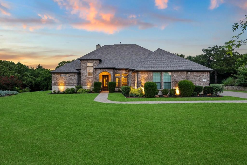 1090 Stone Trail Lane, Cross Roads