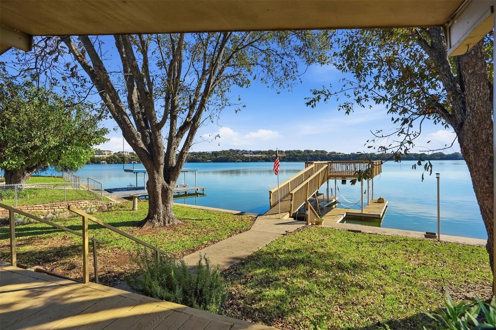 4016 Linda Court, Granbury