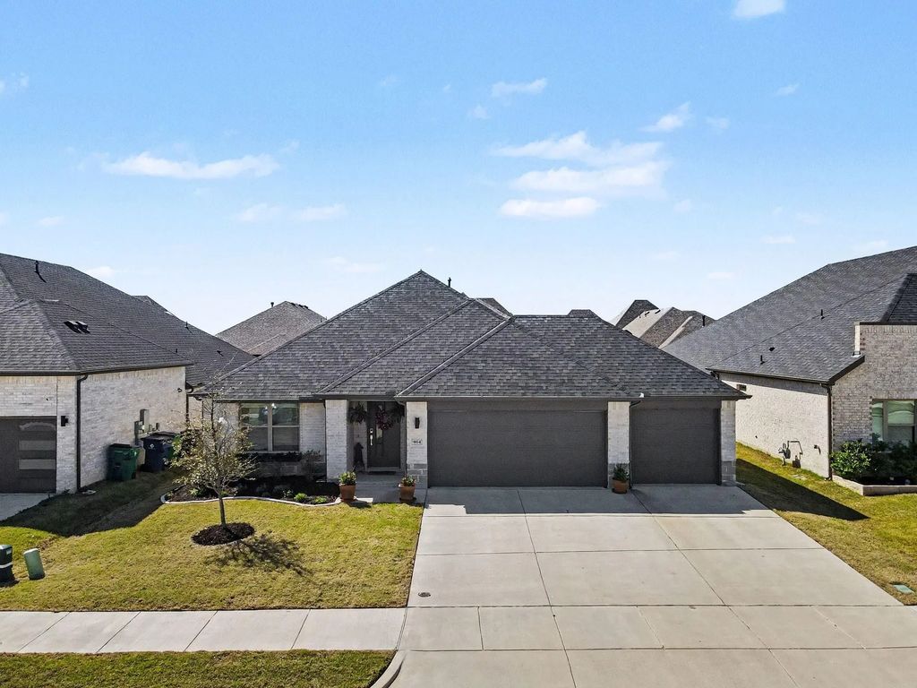 464 Sugarlands Drive, Waxahachie