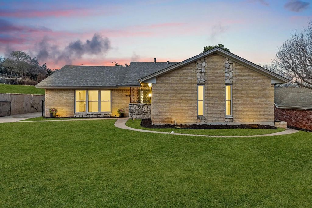 2317 Gibbs Williams Circle, Dallas
