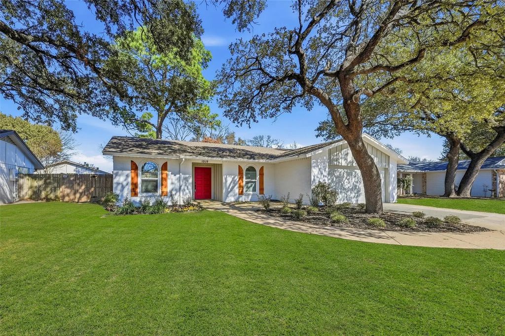 1019 Aspen Lane, Mansfield