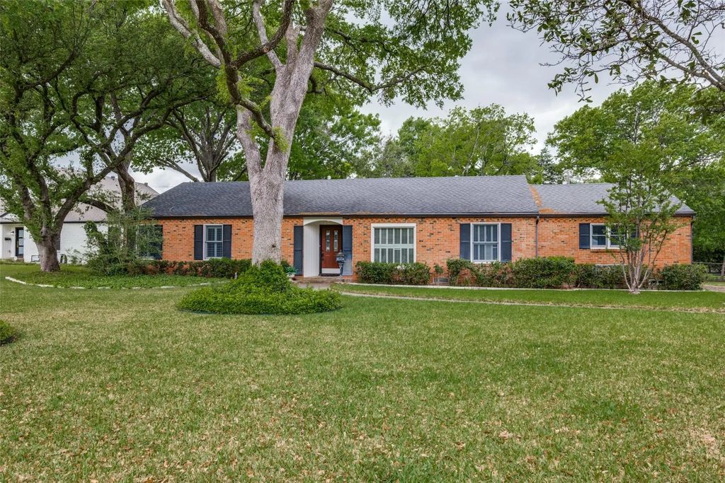 10417 Hedgeway Drive, Dallas
