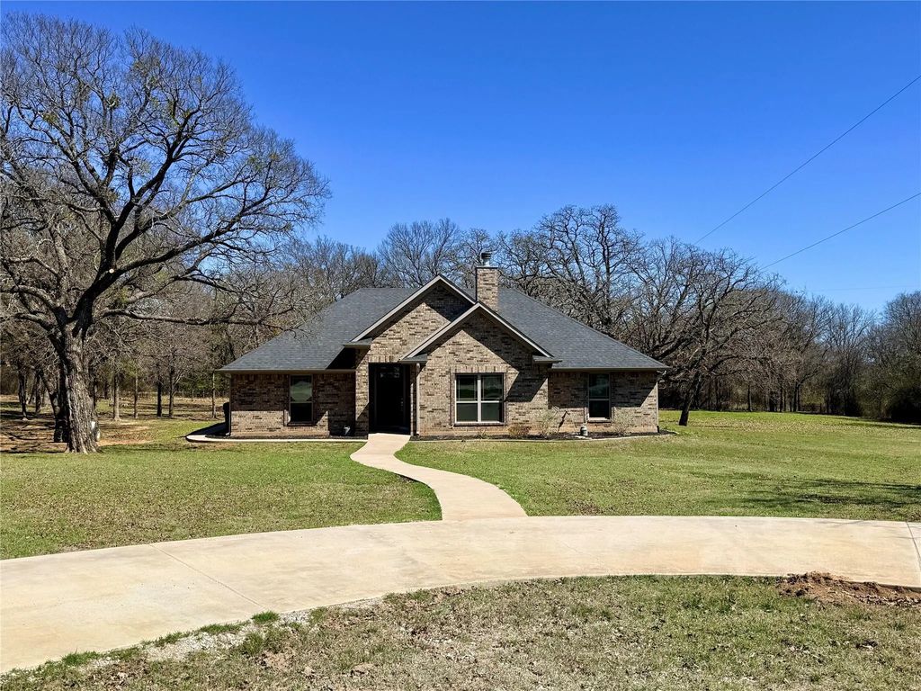 816 N College Street, Bryson