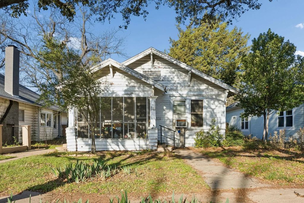 627 N Winnetka Avenue, Dallas