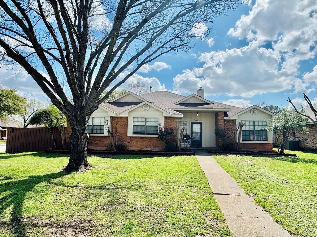 700 Retriever Lane, Mesquite