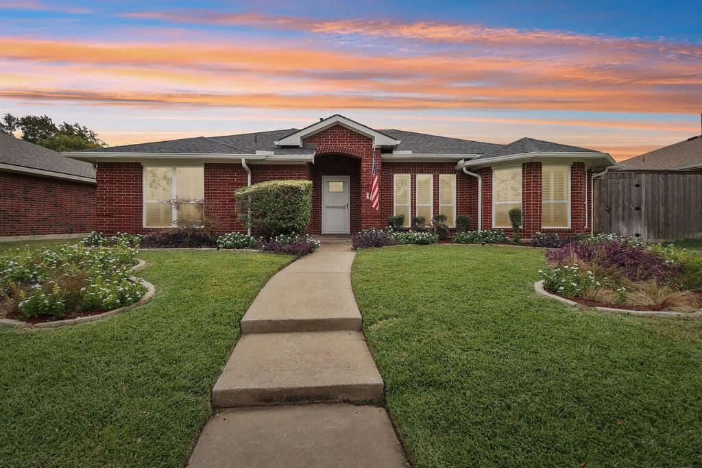 1708 Solitude Court, Allen