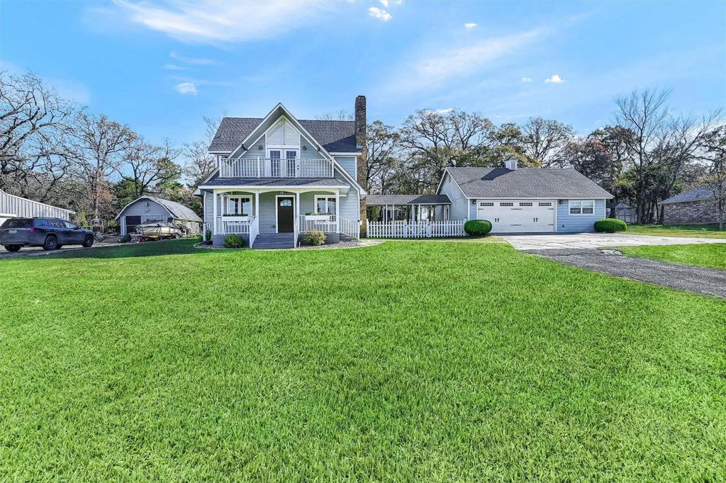 123 Pontiac Drive, Lake Kiowa