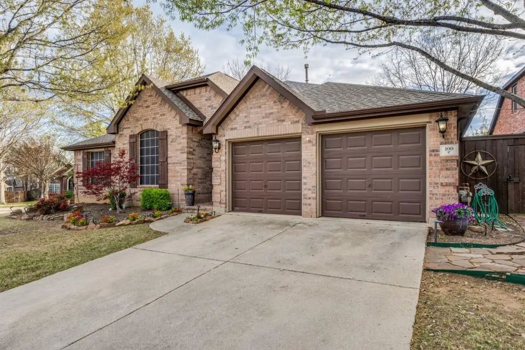 100 Barkley Drive, Hickory Creek