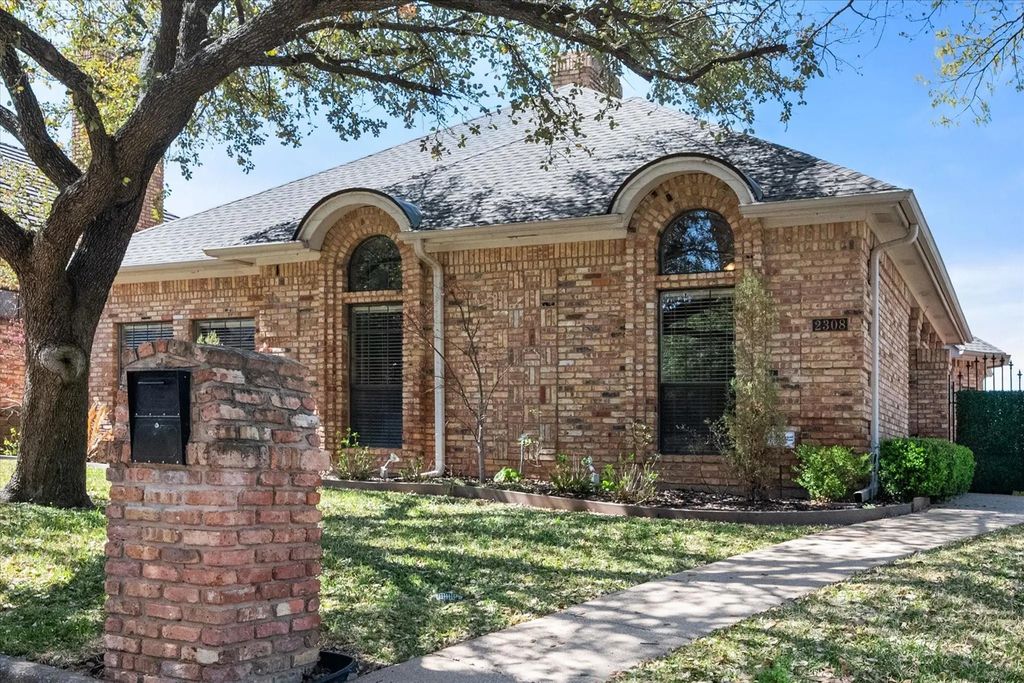2308 Wild Turkey Trail, Arlington