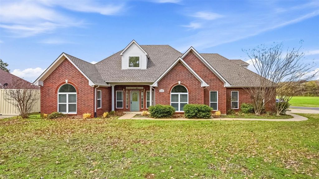 2105 W Crawford Street, Denison
